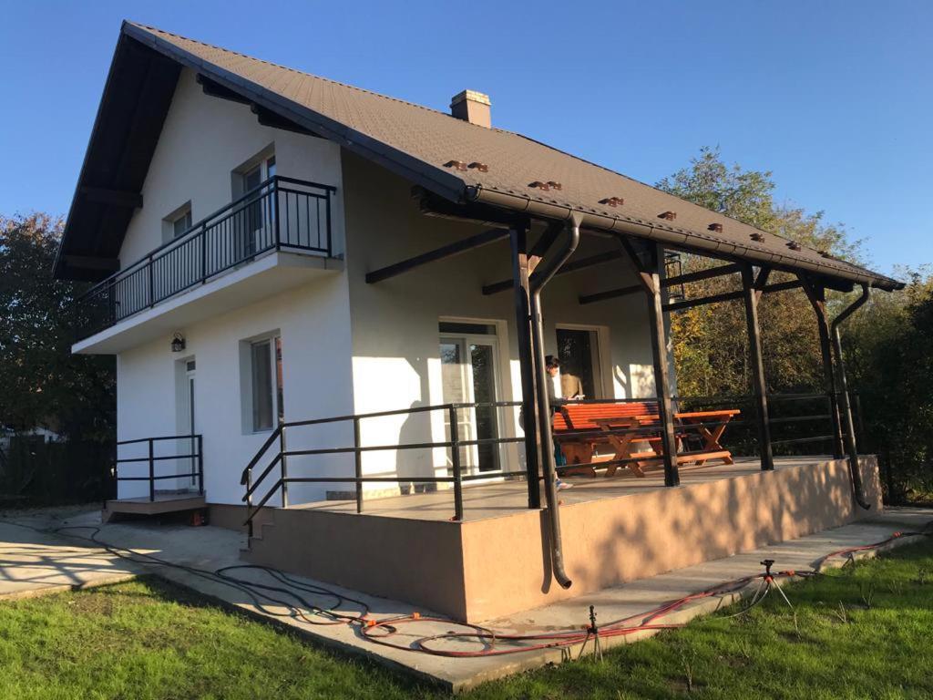 Green Nest Băneşti Buitenkant foto